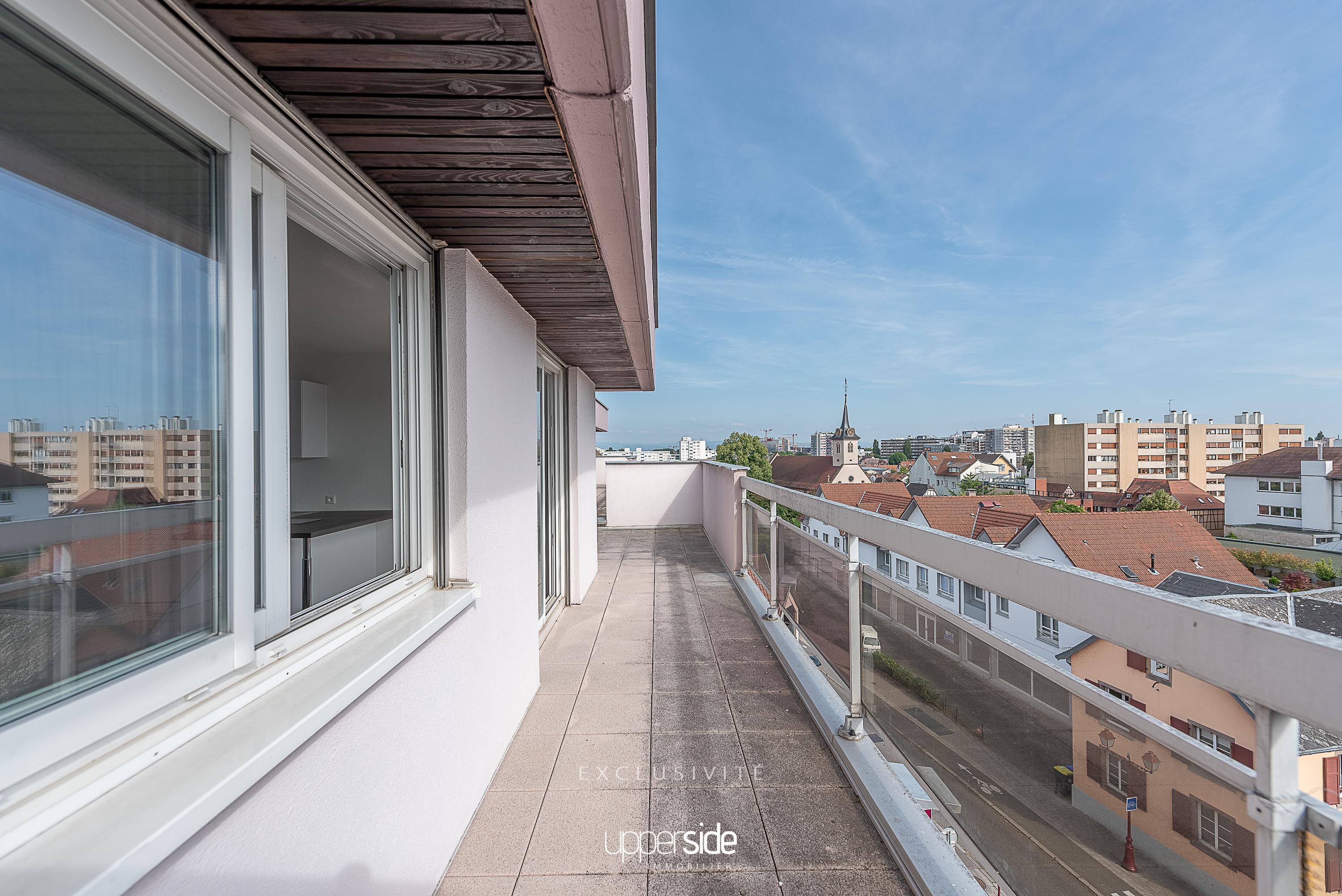 SOMPO – Superbe studio rénové avec terrasse + parking Image